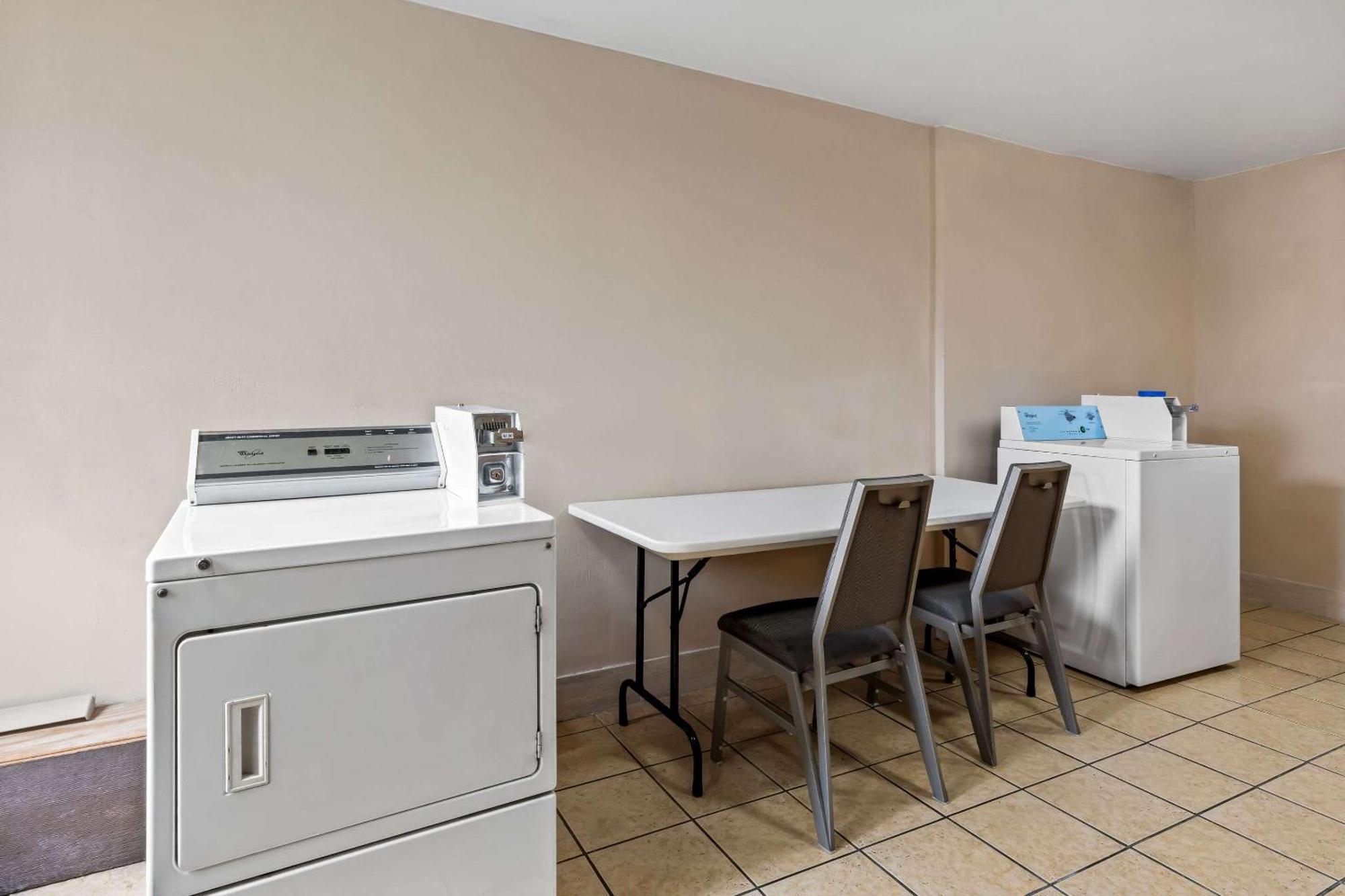 Quality Inn Marietta Exterior photo