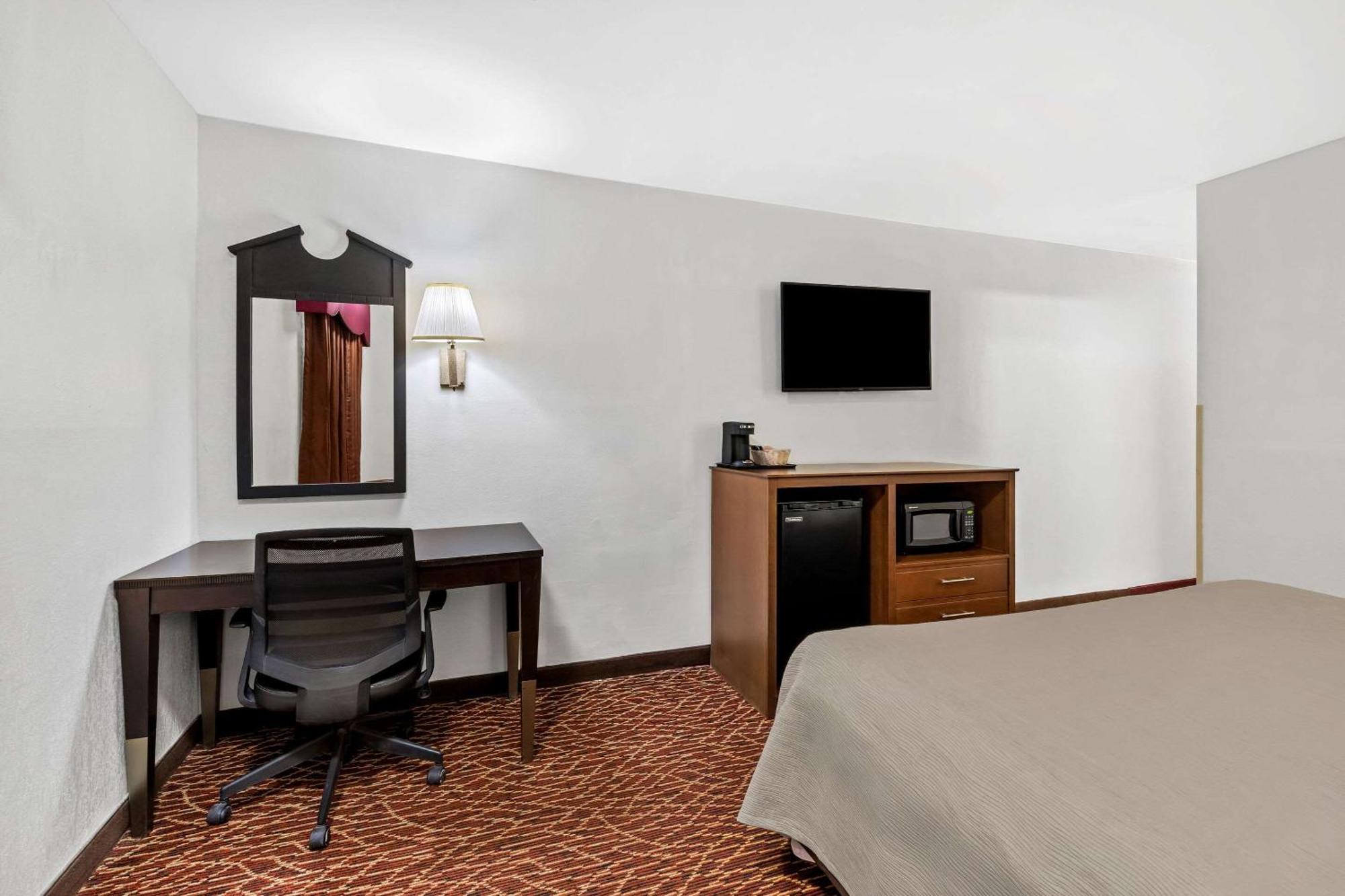 Quality Inn Marietta Exterior photo
